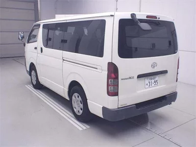 TOYOTA REGIUS ACE VAN