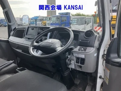 MITSUBISHI CANTER