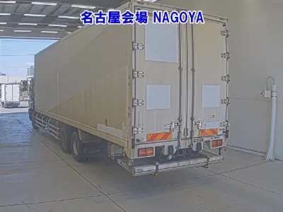 ISUZU GIGA