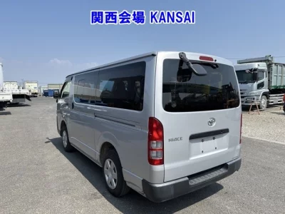 TOYOTA HIACE VAN