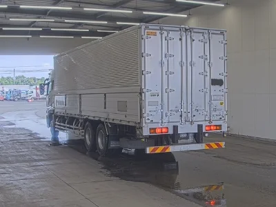 MITSUBISHI FUSO SUPER GREAT