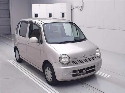 DAIHATSU MOVE LATTE