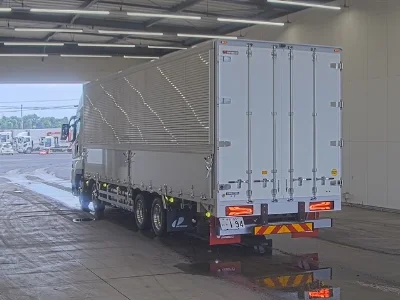 MITSUBISHI FUSO SUPER GREAT