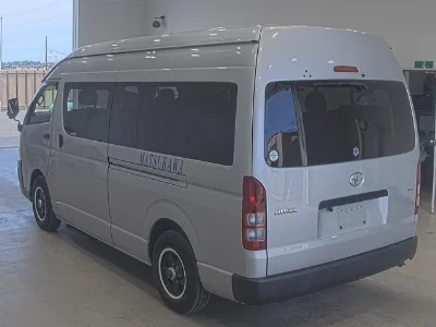 TOYOTA HIACE