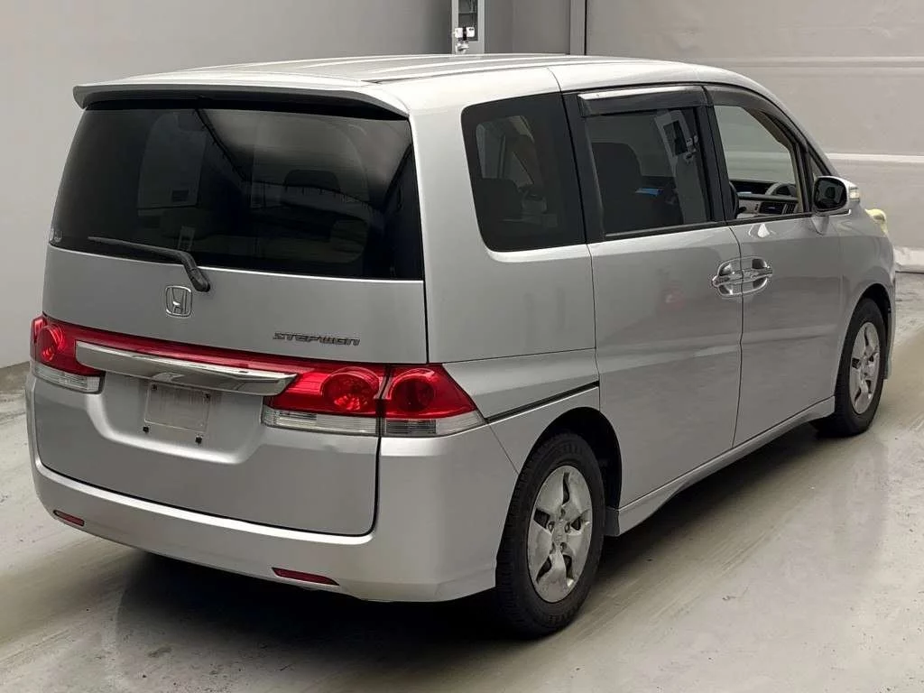 Honda Stepwgn  с аукциона в Японии
