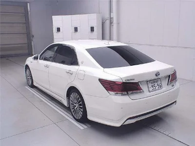 TOYOTA CROWN MAJESTA