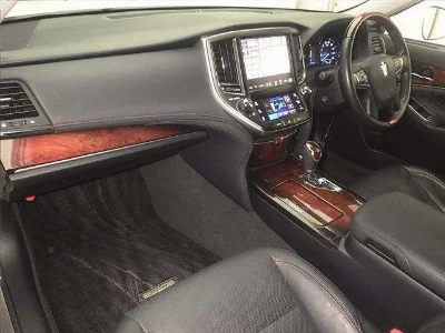 TOYOTA CROWN MAJESTA
