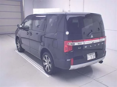 MITSUBISHI DELICA D5