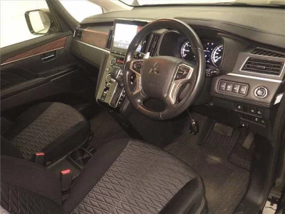 MITSUBISHI DELICA D5