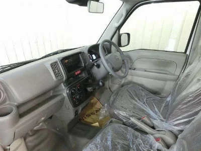 NISSAN CLIPPER VAN