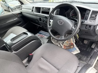TOYOTA HIACE