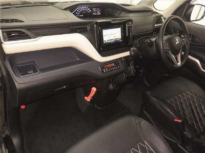 MITSUBISHI DELICA D2