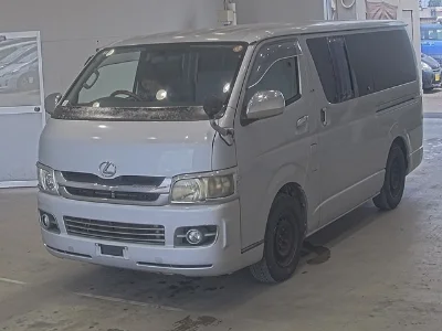 TOYOTA HIACE