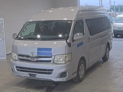 TOYOTA HIACE