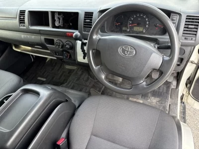 TOYOTA HIACE