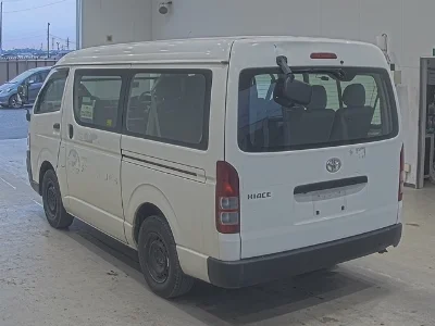 TOYOTA HIACE