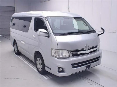 TOYOTA HIACE