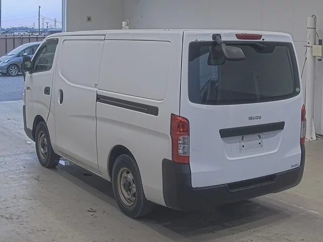 Isuzu Como  с аукциона в Японии