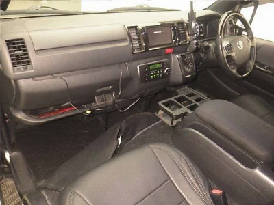 TOYOTA HIACE VAN