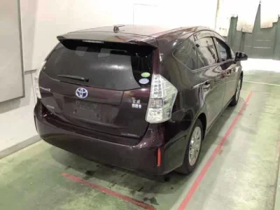 TOYOTA PRIUS ALPHA