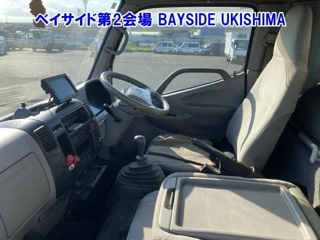 Hino Dutro  с аукциона в Японии