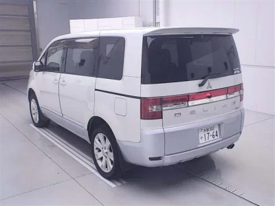 MITSUBISHI DELICA D5