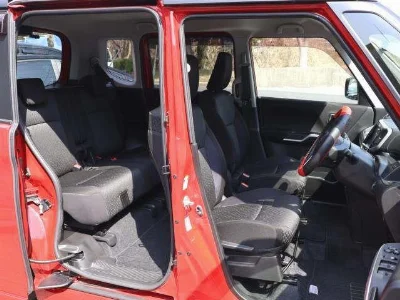 MITSUBISHI DELICA D2