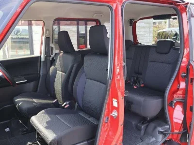 MITSUBISHI DELICA D2