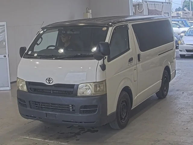 Toyota HiAce  с аукциона в Японии