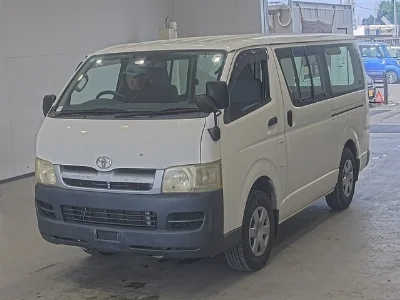 TOYOTA HIACE