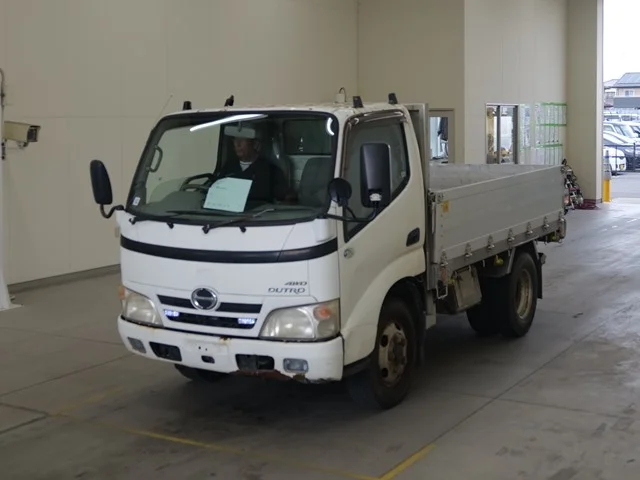 Hino Dutro  с аукциона в Японии