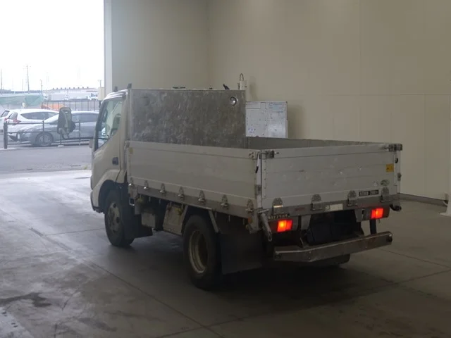 Hino Dutro  с аукциона в Японии