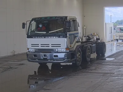 NISSAN UD