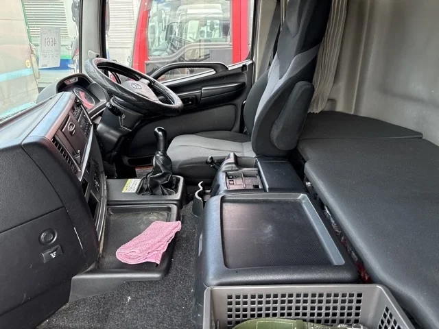 Hino Profia  с аукциона в Японии