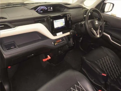 MITSUBISHI DELICA D2