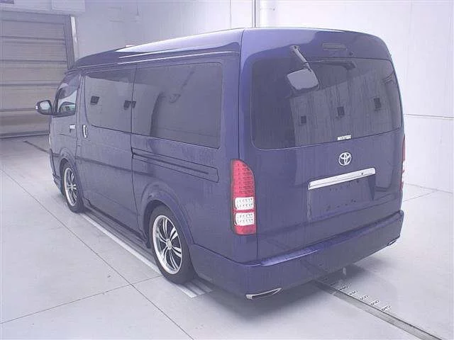 TOYOTA HIACE