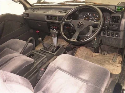 MITSUBISHI DELICA WAGON