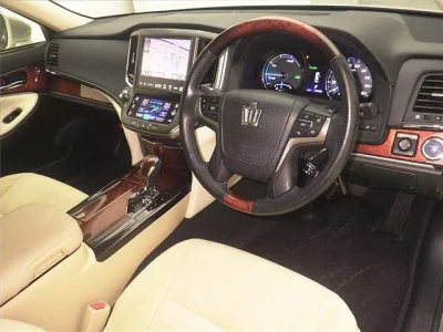 TOYOTA CROWN MAJESTA