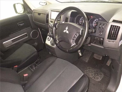 MITSUBISHI DELICA D5