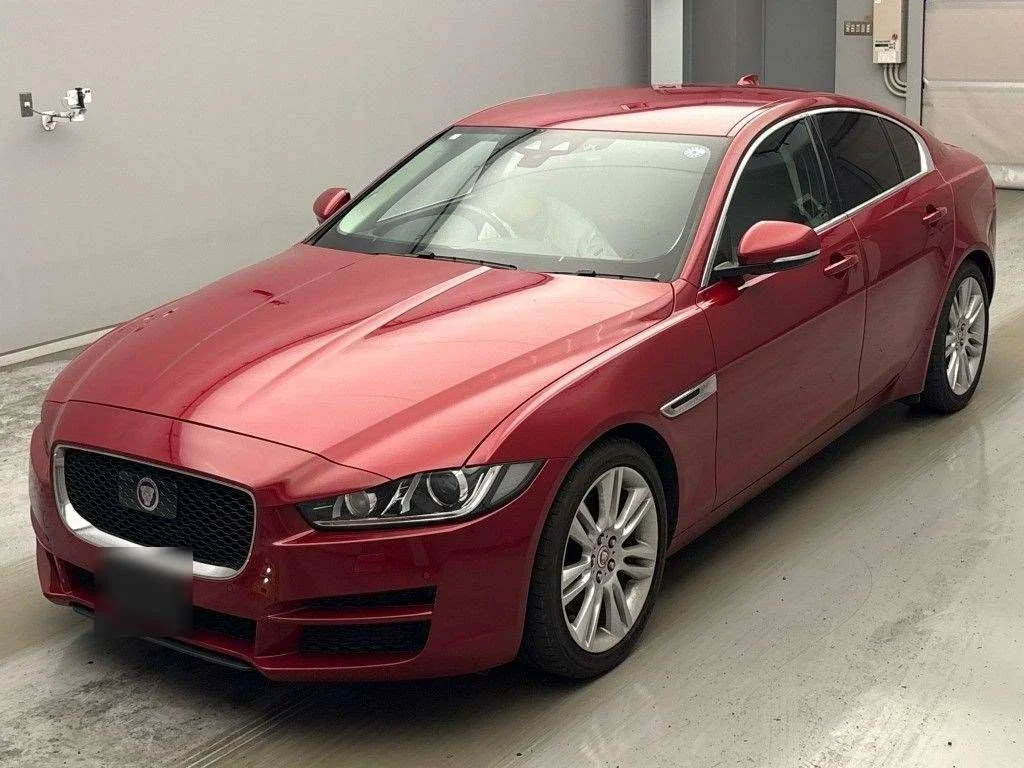 Jaguar XE  с аукциона в Японии