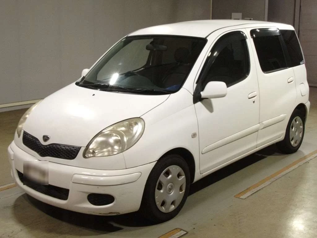 Toyota FUN CARGO  с аукциона в Японии