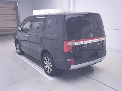 MITSUBISHI DELICA D5