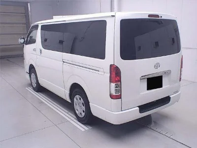TOYOTA REGIUS ACE VAN
