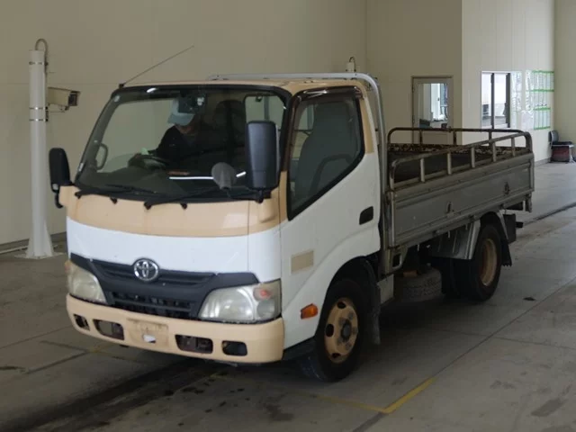 Toyota Dyna  с аукциона в Японии