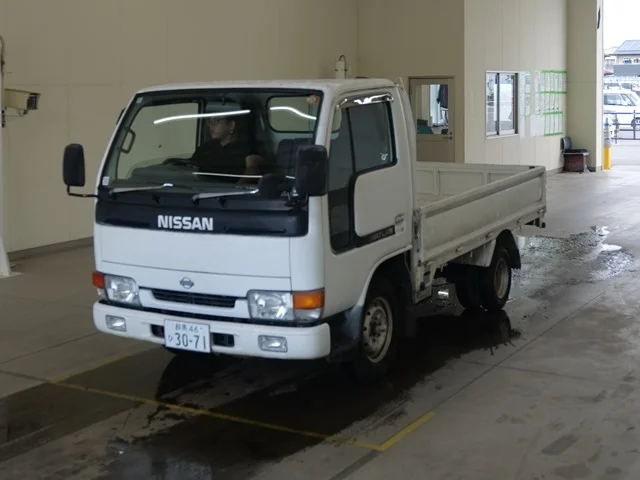 Nissan Atlas  с аукциона в Японии