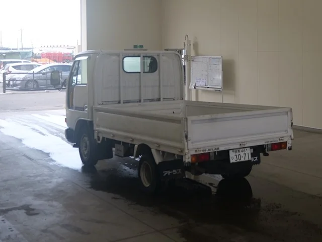 Nissan Atlas  с аукциона в Японии