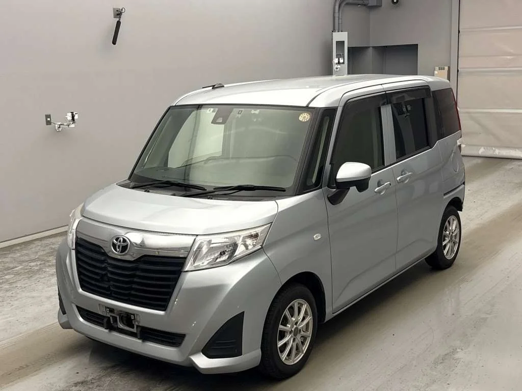 Toyota Roomy  с аукциона в Японии
