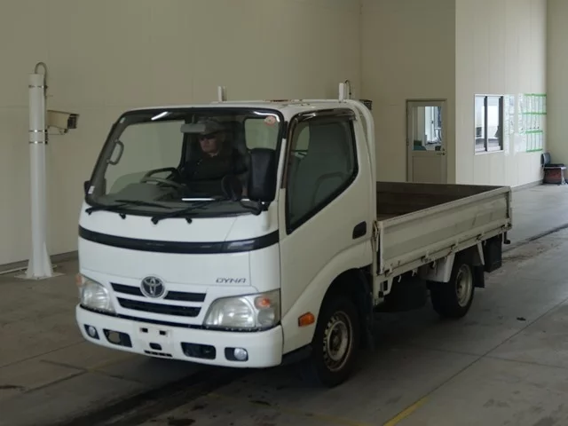 Toyota Dyna  с аукциона в Японии