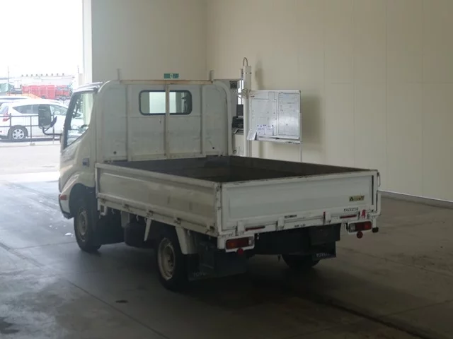 Toyota Dyna  с аукциона в Японии