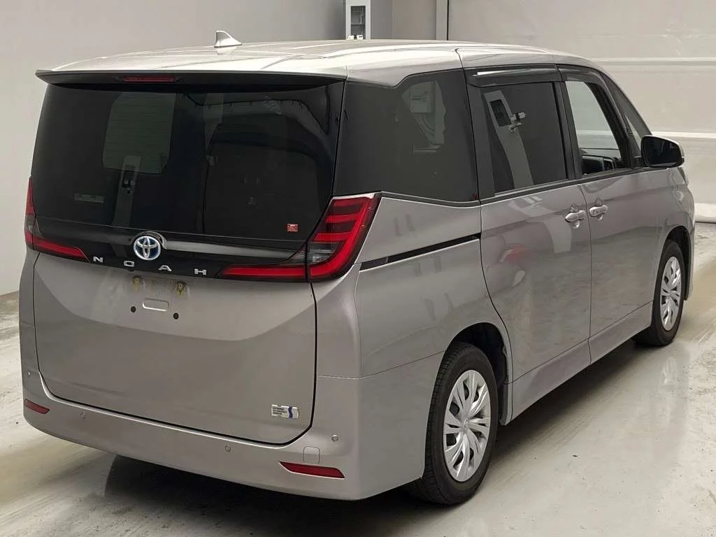 Toyota Noah  с аукциона в Японии
